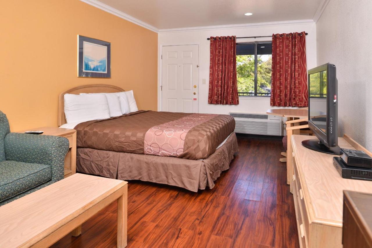 Americas Best Value Inn&Suites Clearlake Exterior foto